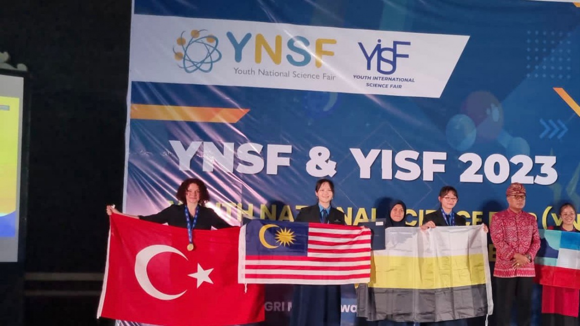 Öğrencimiz Youth International Science Fair Yarışmasında Altın Madalya Aldı