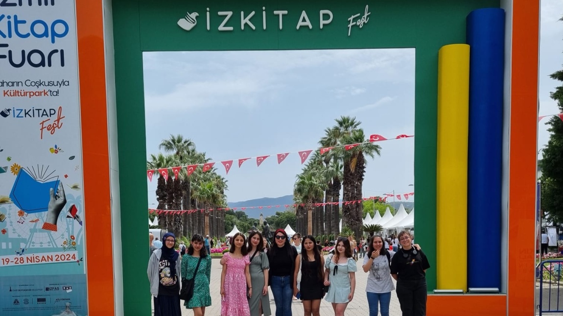 Okulumuz Öğrencileri İzmir Kitap Fuarına Katılım Gösterdi